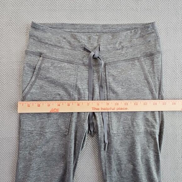 Offline by Aerie Warmup Leggings Women's S Short (W26 L26) Grey Regular Rise EUC - Picture 4 of 10